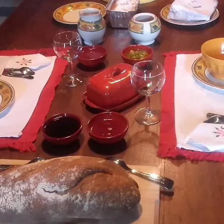 Chez Mialaret Couette-café Tourniac