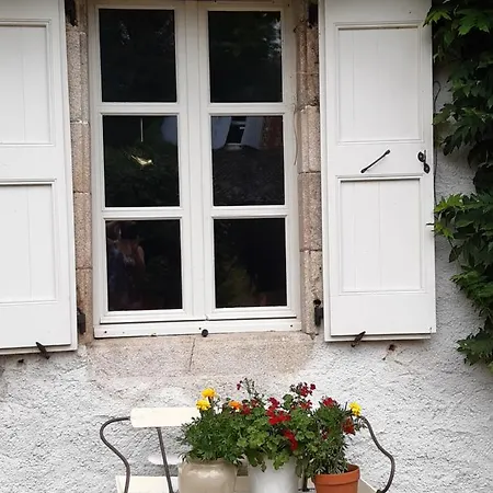 Chez Mialaret Bed & Breakfast *